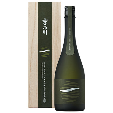 Minamo Nakagumi Tobinoi Junmai Daiginjo Unfiltered Genshu 720ml